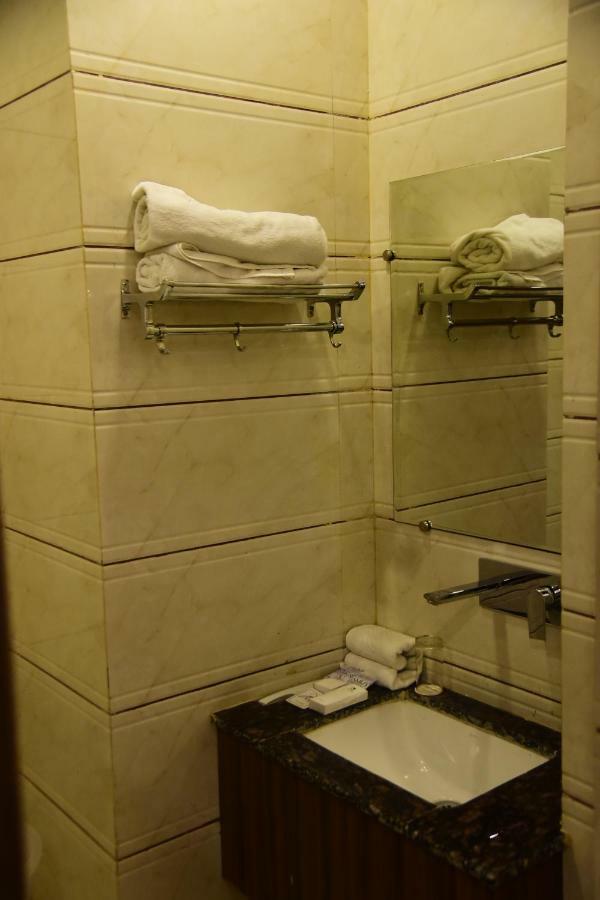 Hotel D S Inn Амритсар Экстерьер фото