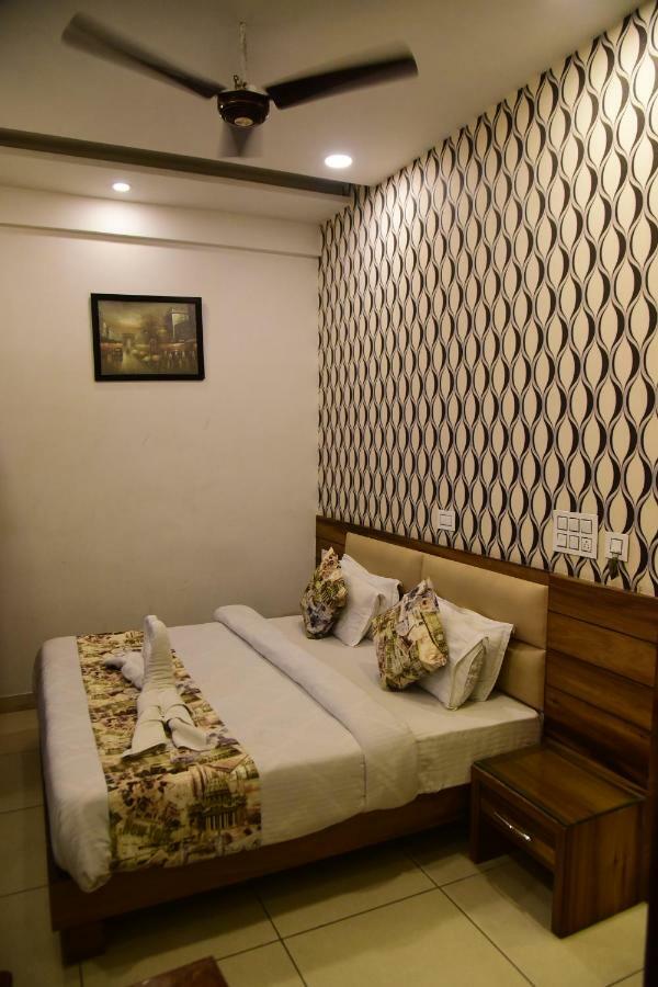Hotel D S Inn Амритсар Экстерьер фото